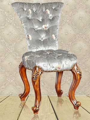 Éraflure en bois de chaise de trône d'antiquité du Roi And Queen Birch résistante