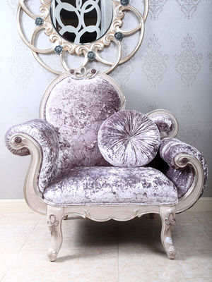 Fauteuil classique bleu élégant